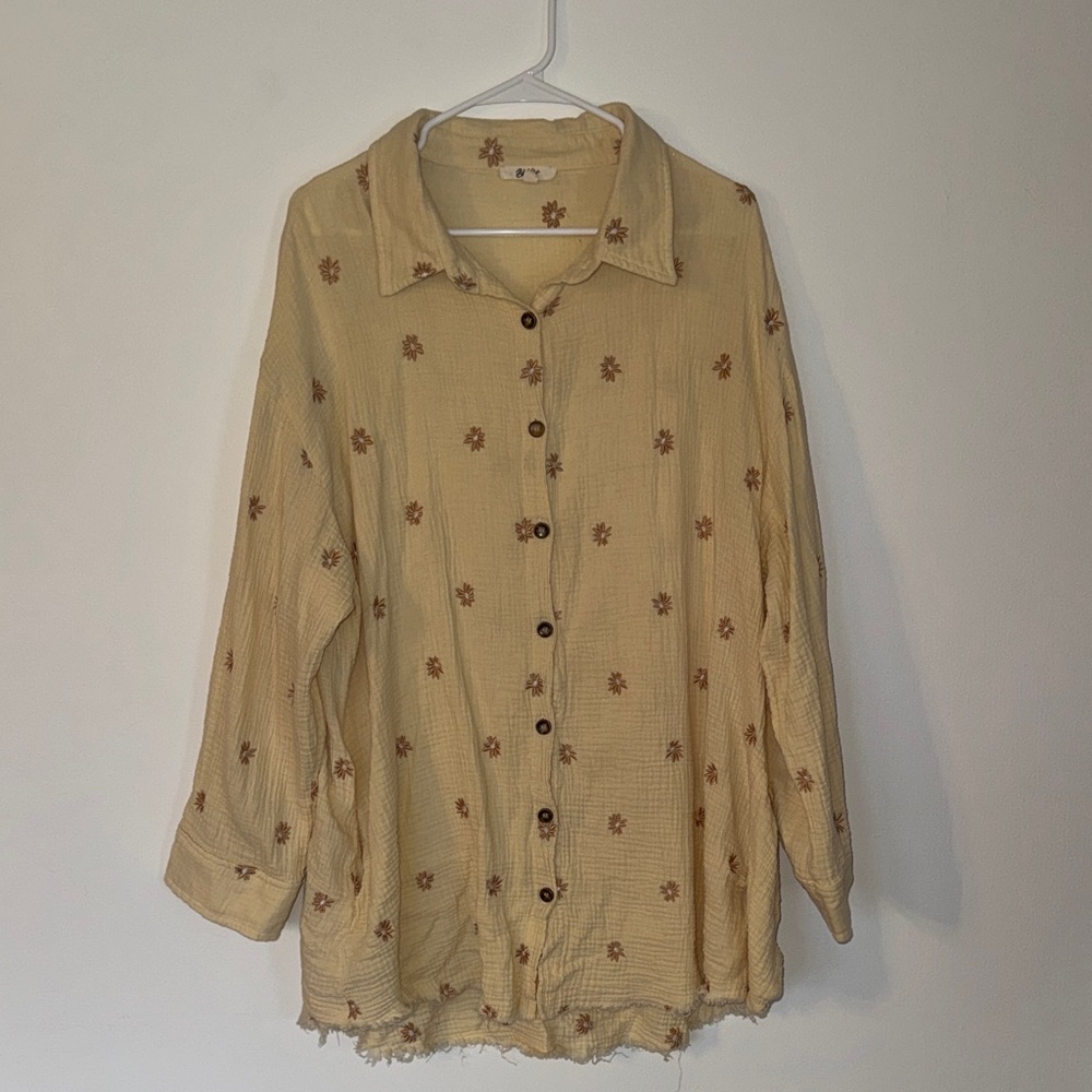 Beige Floral Button-Down dress or tunic - women’s size large